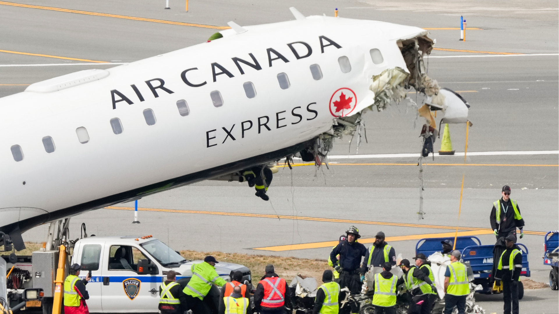 “Dad, are you flying today?” — A question that will haunt a family forever. Hours before Air Canada Express Flight 8646 crashed, Captain Mackenzie Gunther answered with a smile…