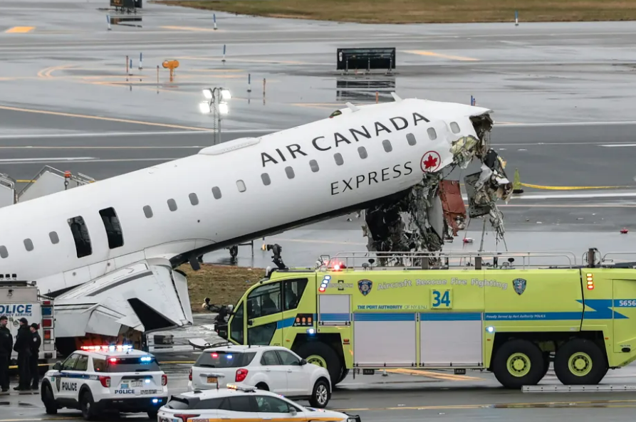 Authorities have just obtained a tape recording of an air traffic controller’s conversation during Sunday night’s horrific collision at LaGuardia Airport. The whole detail is…