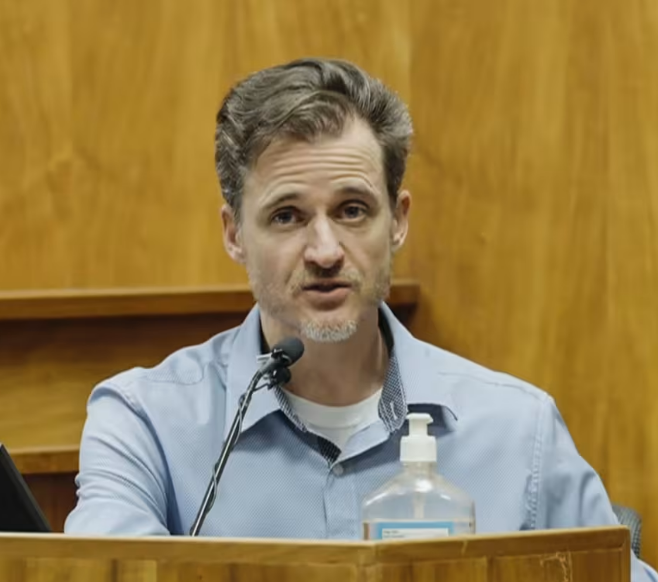 A famous doctor in Maui, a romantic mountain climb to celebrate his wife’s birthday, and a fall from a cliff nearly 4 meters high. The police said it was a murder plot, but the doctor insisted with 10 shocking words