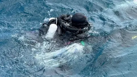 PART THREE OF THE CAVE: Maldives: Rescuers found them “almost together” — And now everyone wants to know why they never tried to escape when they were so close to death… 👇👇